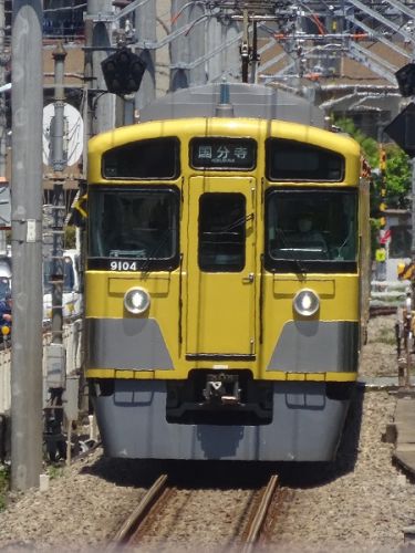 西武鉄道 多摩湖線を走る9000系 9104Fの前照灯もLEDに