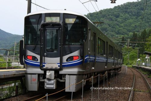 521系を南今庄駅にて4