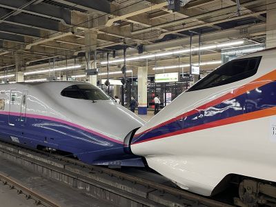 E2系200系カラー 大宮駅にて