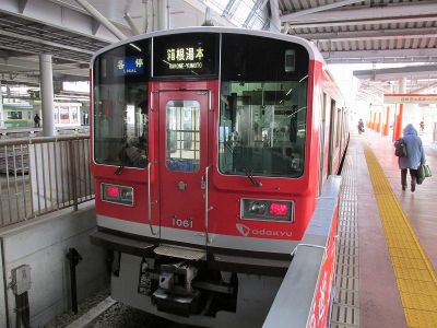 小田急1000形(赤い1000形) 箱根登山鉄道鉄道線各停箱根湯本行き