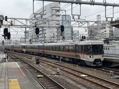 中央線車両 名古屋駅にて