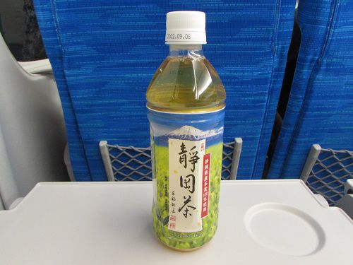 東海道新幹線の車内で「静岡茶」。 【2022年02月 東海道新幹線車内】