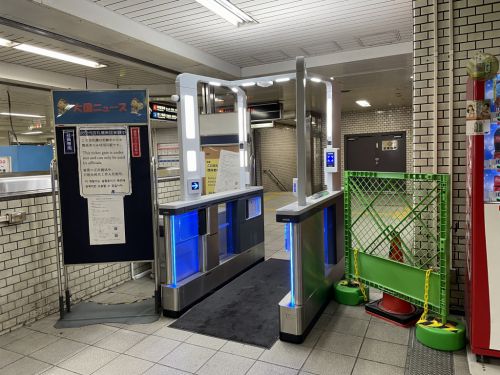 大国町駅の顔認証改札がアップデート。ホワイトxシルバーに