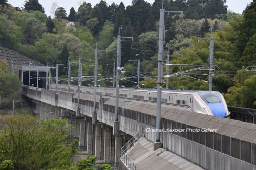 北陸新幹線 トンネル区間を行く2