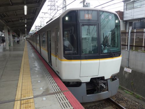 山陰駅巡り22夏-京都兵庫鳥取編(2) 近鉄京都線・京都市営地下鉄烏丸線 竹田駅 ~昭和っぽいカクカク顔の地下鉄~