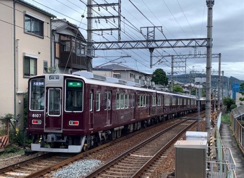 阪急宝塚線朝ラッシュ 8007F準急・1006F「ミッフィー号」等