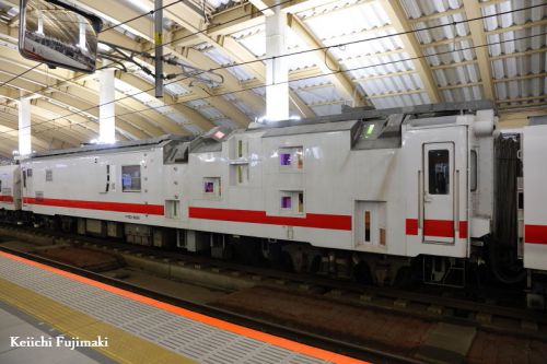 新潟駅 マヤ50 5001 登場