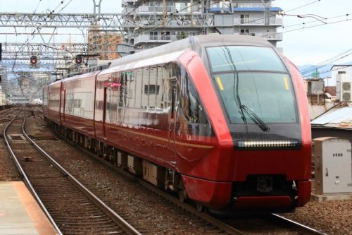 近鉄鶴橋駅 特急ひのとり・奈良線、大阪線ローカル電車