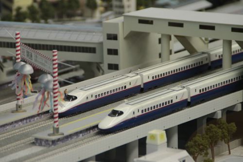 長野市を再現したレイアウト E2系やしなの鉄道169系、長電3500系など