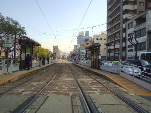 的場町駅散策①カープ坊やマンホールを見ながら歩く