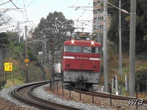 JR鹿児島本線・教育大前駅横のグネグネカーブで列車を激写!