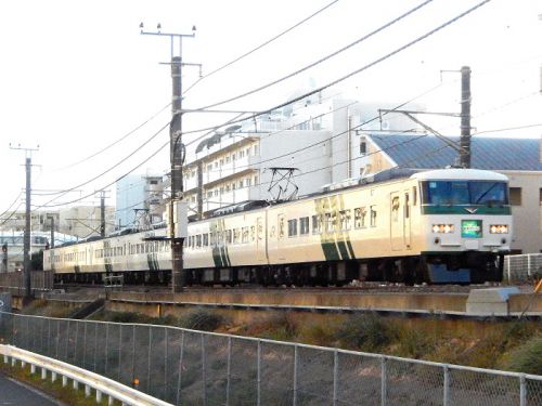 【撮り鉄】185系特急「はまかいじ号」2017年12月30日地元お立ち台にて撮り鉄しました(^^ゞ