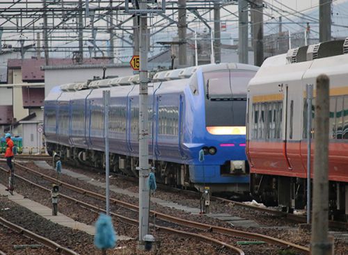 はまなす色特急いなほに会えない今朝の秋田車両センター