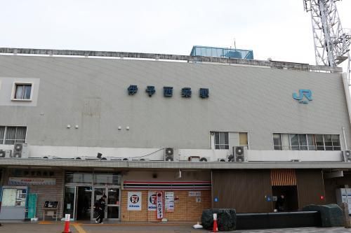 35分間停車の伊予西条駅にて