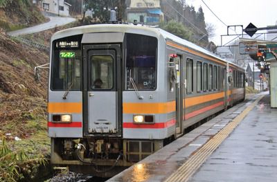 JR西日本・キハ120形300番台～大糸線の「末端区間」はキハにおまかせ！