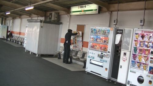 【駅員のお仕事】ポスター貼り