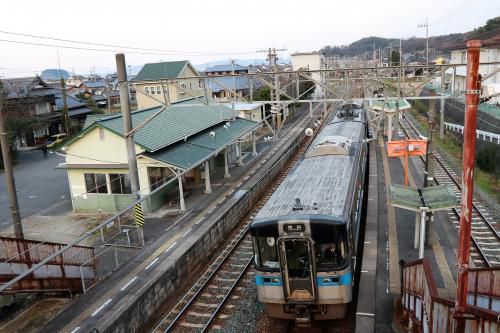 夕焼けの瀬戸内を眺めながら、松山駅に