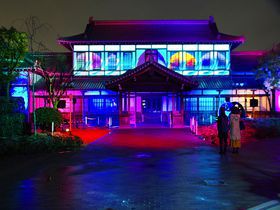 旧二条駅舎(京都鉄道博物館)でプロジェクションマッピング初開催|京都府|トラベルjp 旅行ガイド