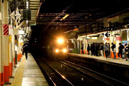 夜の八王子駅にて!