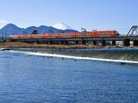 江戸の旅人が歩いた行路 特急「ロマンスカー」で優雅に箱根へ|東京都|トラベルjp 旅行ガイド