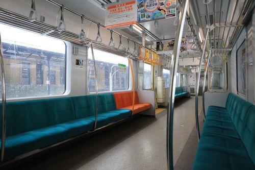 733系電車の車内