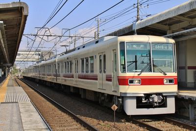 新京成電鉄8800形~旧塗装とまさかのコーポレートカラー!