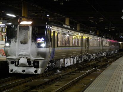 札幌~旭川間から785系が撤退して1年、有終の美を飾った最終日のL特急「スーパーカムイ46号」