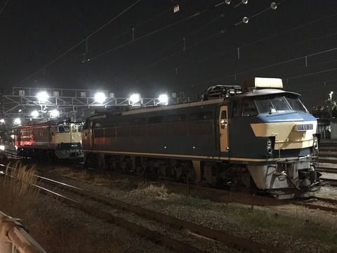 新鶴見界隈697(国鉄機縦列留置 EF66 30, EF65 2066)