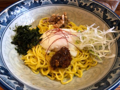 伊豆急下田駅 焙煎らーめん玄 下田新名物キンメラーめん 金目鯛ラー油漬け使った混ぜそば