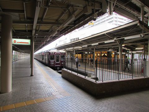 「西宮北口」駅で、南北に「分断」されている阪急今津線。 【2017年08月 兵庫県西宮市】