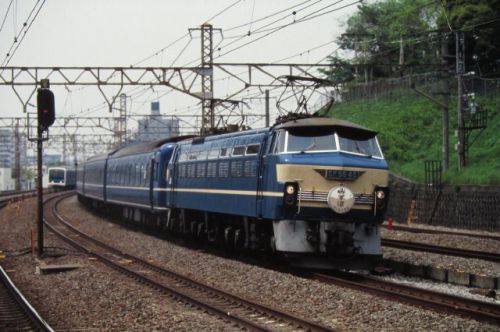 寝台特急みずほ&さくら 新子安駅ホームにて 1994-04-30