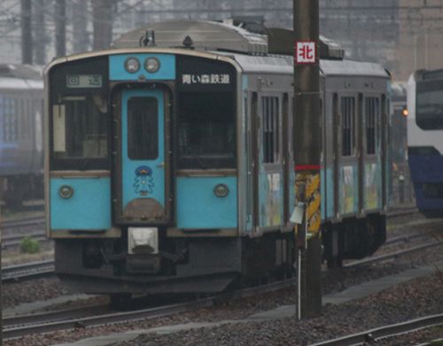 今朝の秋田車両センターは青い森鉄道の701系