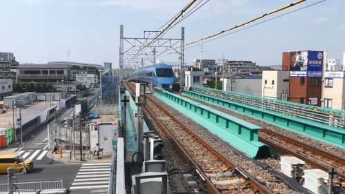 北綾瀬駅の小田急ロマンスカーMSE(60000形)