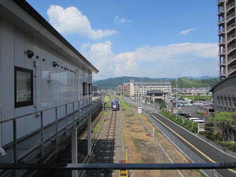 関西本線の加茂駅。この駅の西と東では、その様子が激変? 【2017年08月 京都府木津川市】