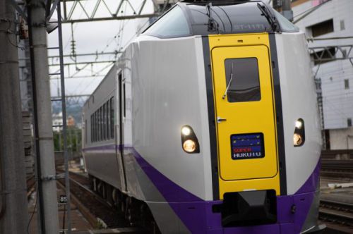 継続!キロ9+キハ183-406のオホーツク-タムキュー持って朝の札幌駅で遊ぶ