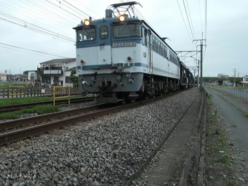 その10・6年前の今頃─夏の早朝に・貨物列車。