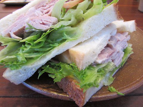 岡山駅前のカフェで、ハムサンド。 【2016年05月 岡山県岡山市】