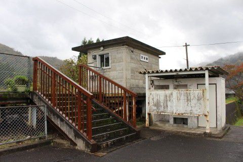 JR西日本 沢谷駅