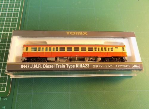 TOMIXの8447 国鉄キハ23形(T)ディーゼルカーを見る