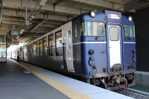 越乃Shu*Kura 乗車レポート! 日本酒を飲みながらジャズに耳を傾ける、走るバーのような素敵な列車です!