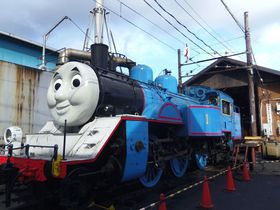 きかんしゃトーマス号に乗る前後も楽しい!静岡・大井川鐵道新金谷駅構内|静岡県|トラベルジェイピー 旅行ガイド