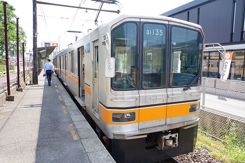 熊本電鉄道路を走る
