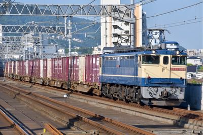 同じ場所で撮る、3年ぶりのEF65国鉄色