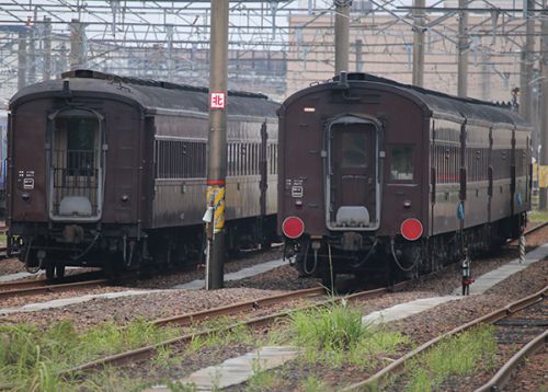 明日運転の旧型客車、スタンバイOK!とあきた大鉄道展の図録通販のお知らせ