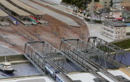 レイアウト・駅の撤去とレール磨き