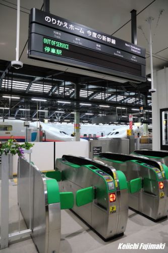 新潟駅高架化開業!① 乗り換えホームの改札