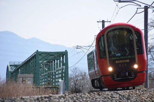 4月13日撮影　その3　えちごトキめき鉄道「雪月花」しなの鉄道入線　②
