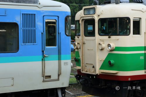 朝の戸倉駅構内
