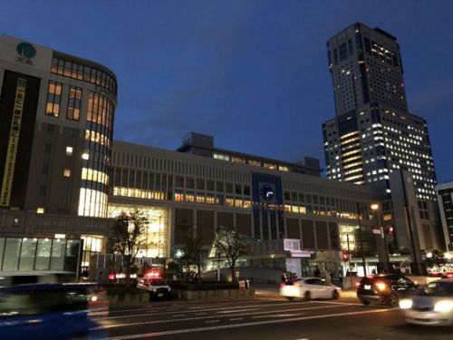 いつもより暗い札幌駅前