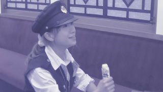 切符売りの少女【買ってください、まずい棒】マズいです! 経営状況が… 小さな銚子電鉄の奮闘
